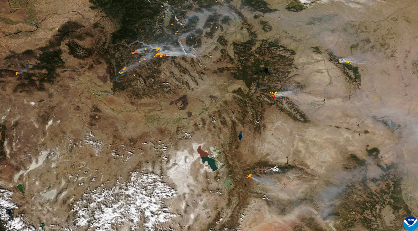 Image from NOAA-20 of numerous wildfires burning around the Great Basin with a two-toned view of the Great Salt Lake in the center on Oct. 6, 2024.