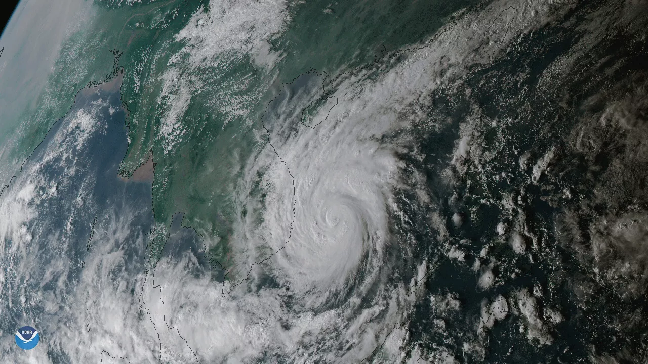 Typhoon Damrey Bears Down on Vietnam, November 3, 2017