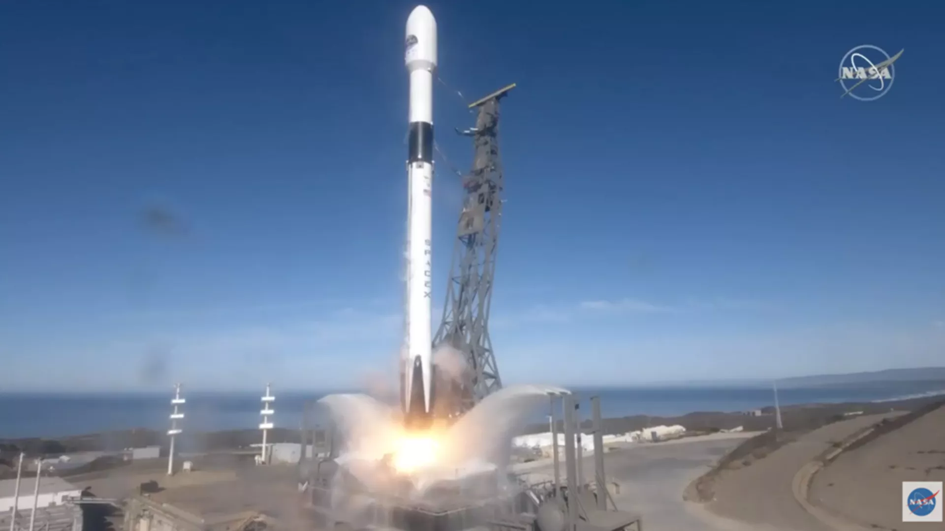 Image of the sentinel-6 satellite launch, rocket.